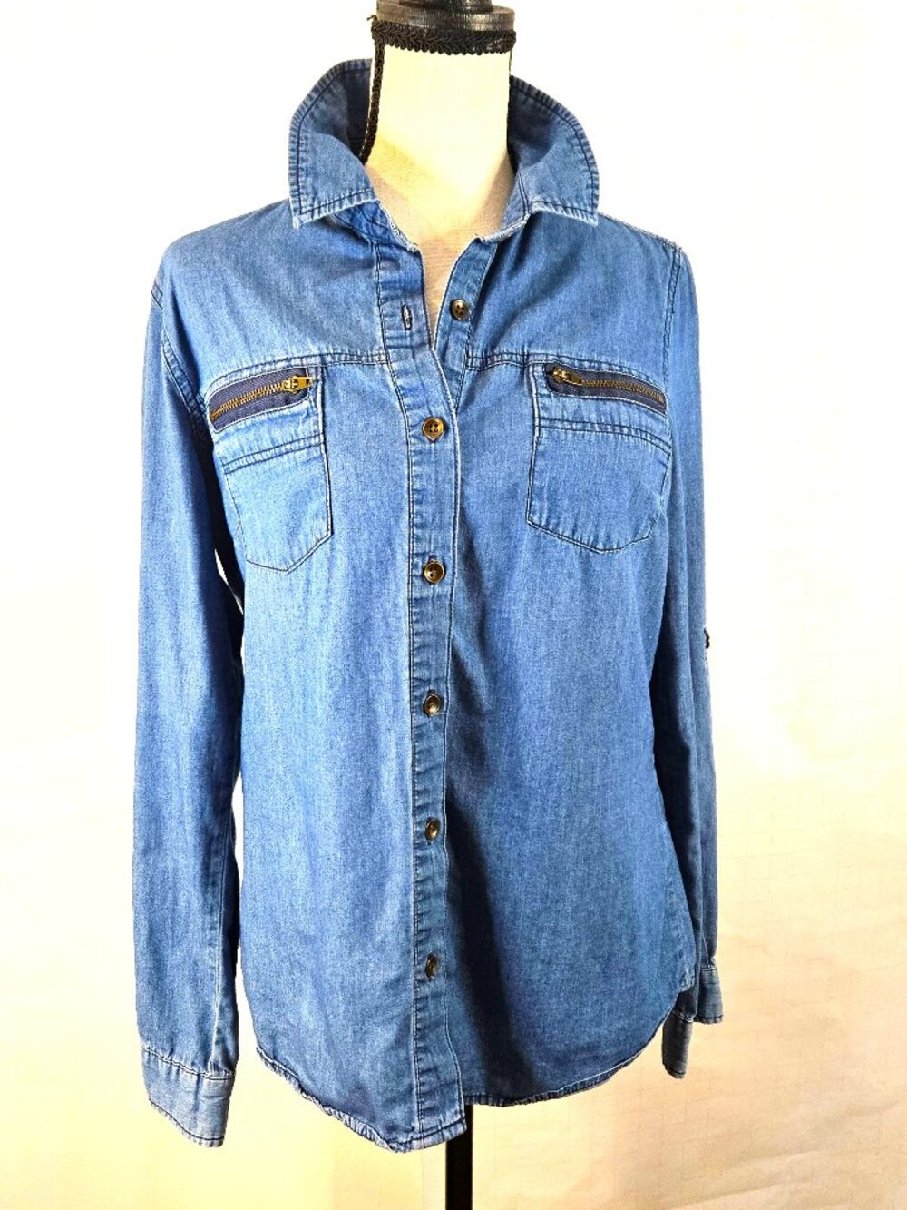 Versatile and Comfy Women’s Blue Denim/Chambray Button-Down Sz M Shirt